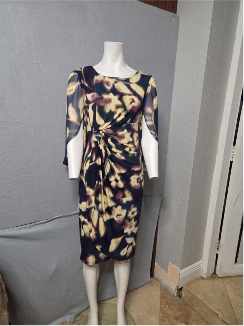 Women's connected Midi Dress Size 6 Black Beige Floral Print